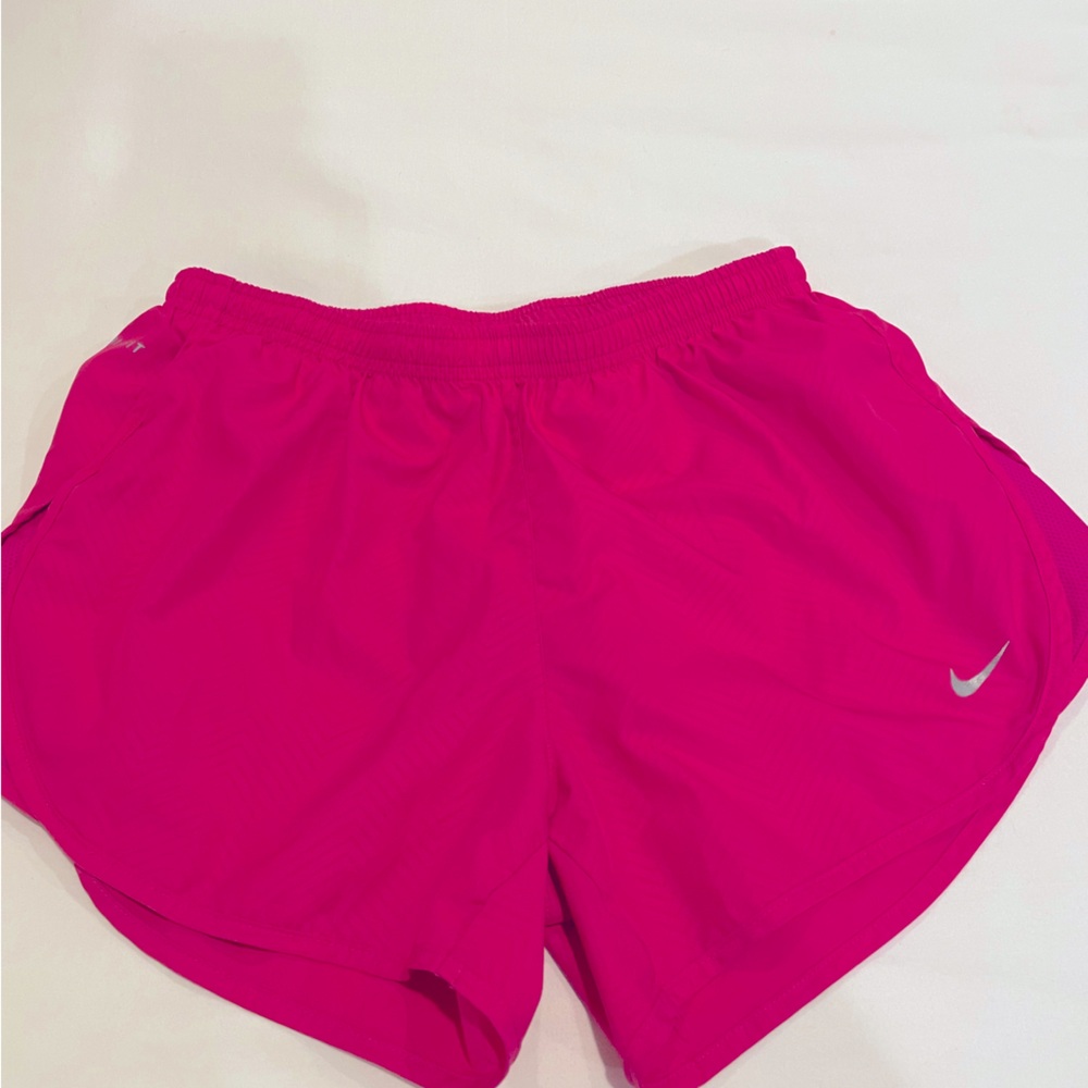 Nike modern embossed tempo shorts